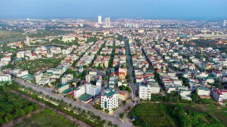 מלון Phu Ly Khach San Hoa Dong מראה חיצוני תמונה